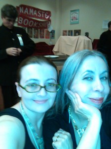 Tarot thugs represent! Me and Theresa Reed, sitting pretty at the banquet dinner.